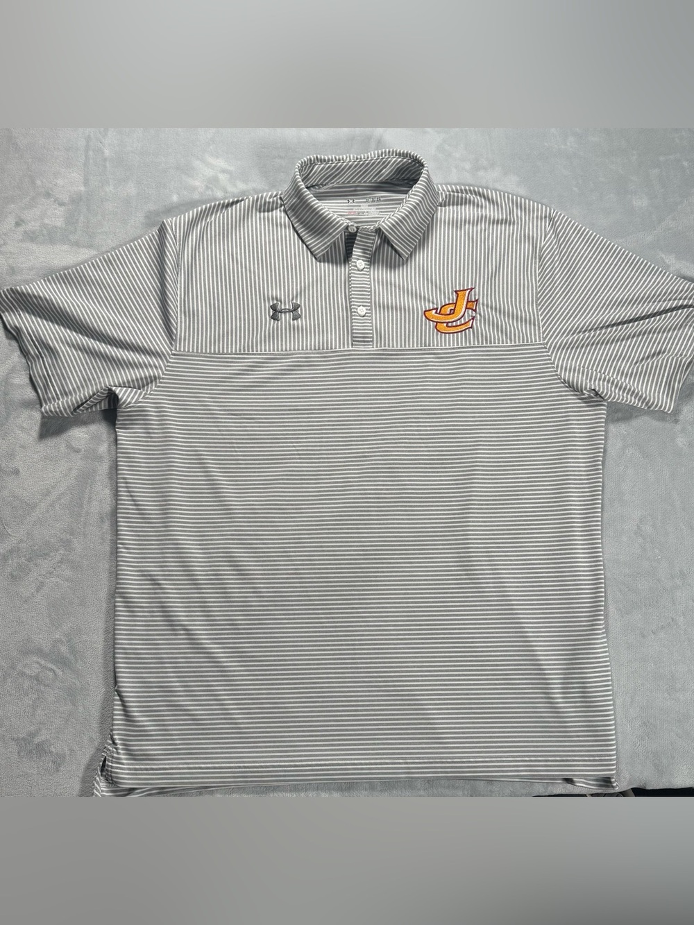 Under Armour HeatGear Jones College Gray Stripe Polo Shirt Men’s XL